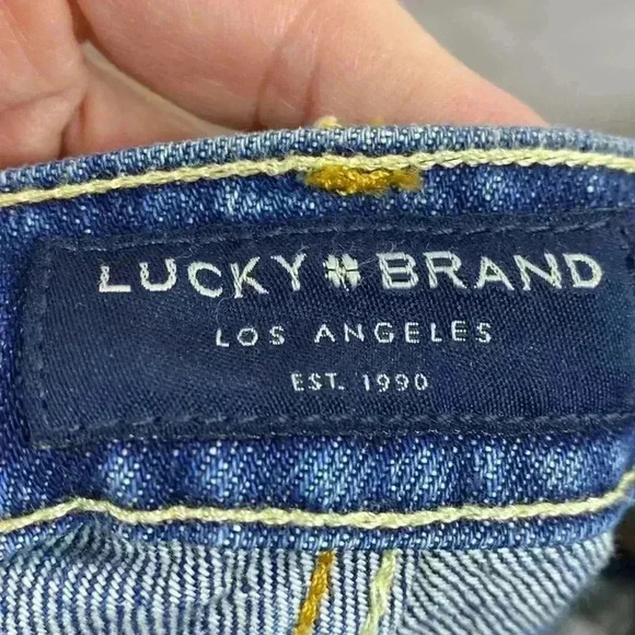 Lucky Brand Blue Denim Fringed Size 6/28 Cut Off Lightly Distressed Shorts. - Picture 5 of 10